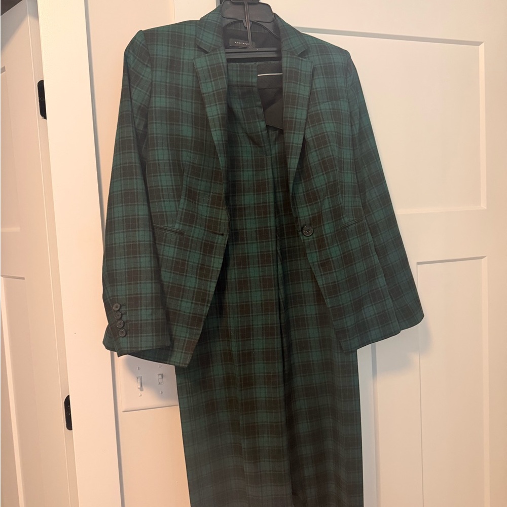 Ann Taylor Women’s Suit